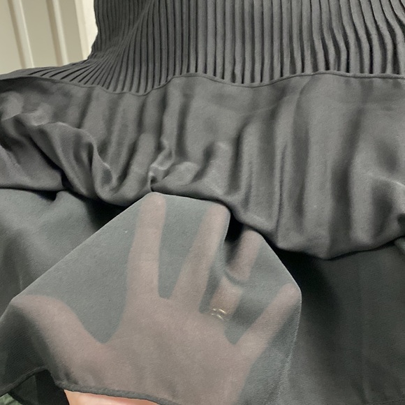 Allison Taylor pleated skirt - Picture 3 of 3